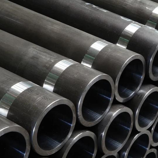 Sự khác biệt giữa thép hợp kim và thép carbon là gì?